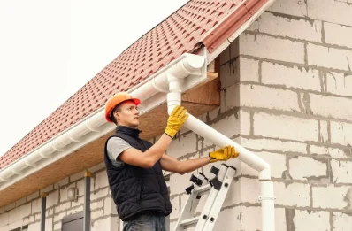 Pose et remplacement de gouttières à Hélesmes
